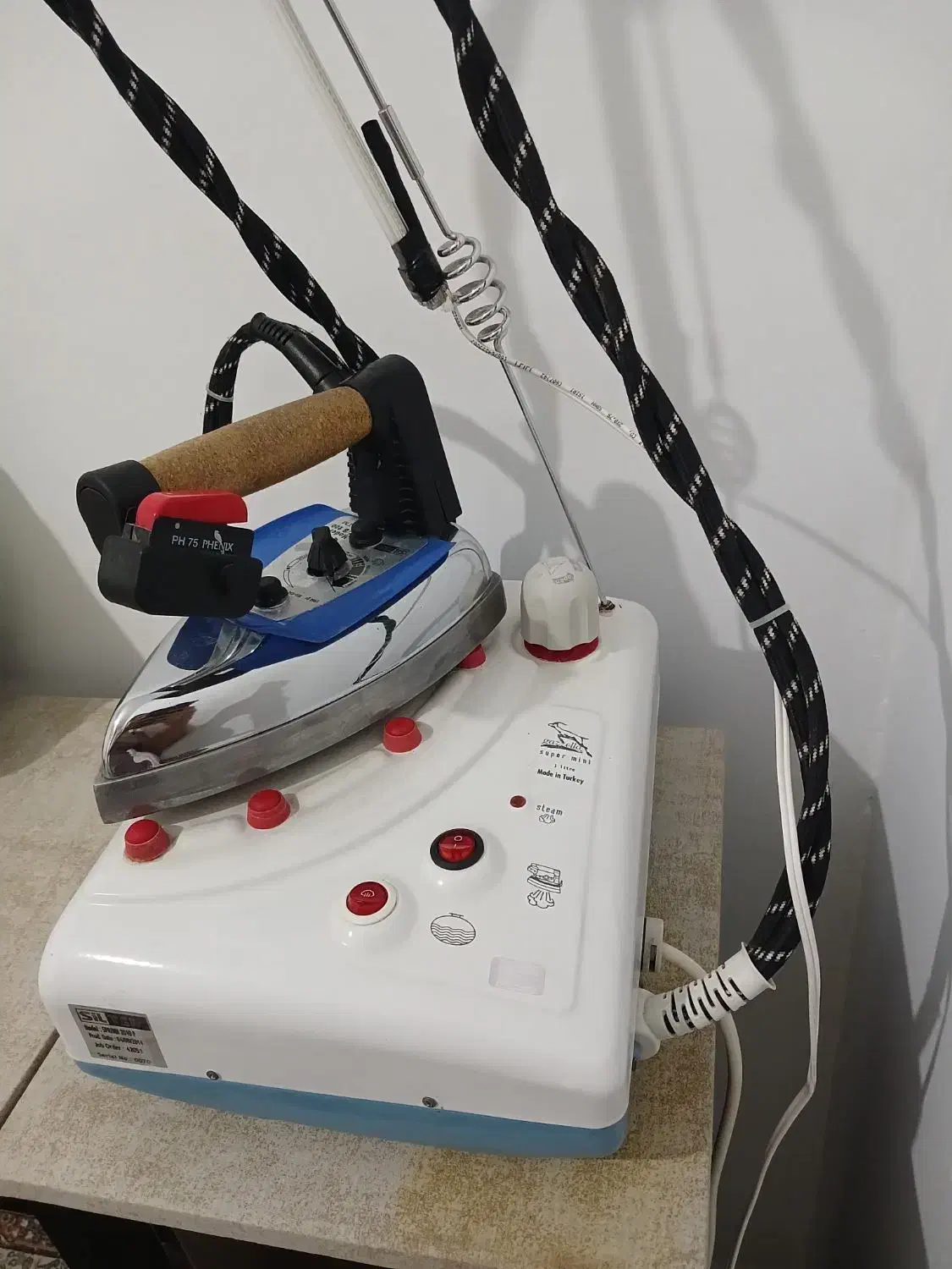 اتو بخار مخزن داره گازلا اصل ترک|اتو و لوازم اتو|رباط‌کریم, رباط‌کریم|دیوار