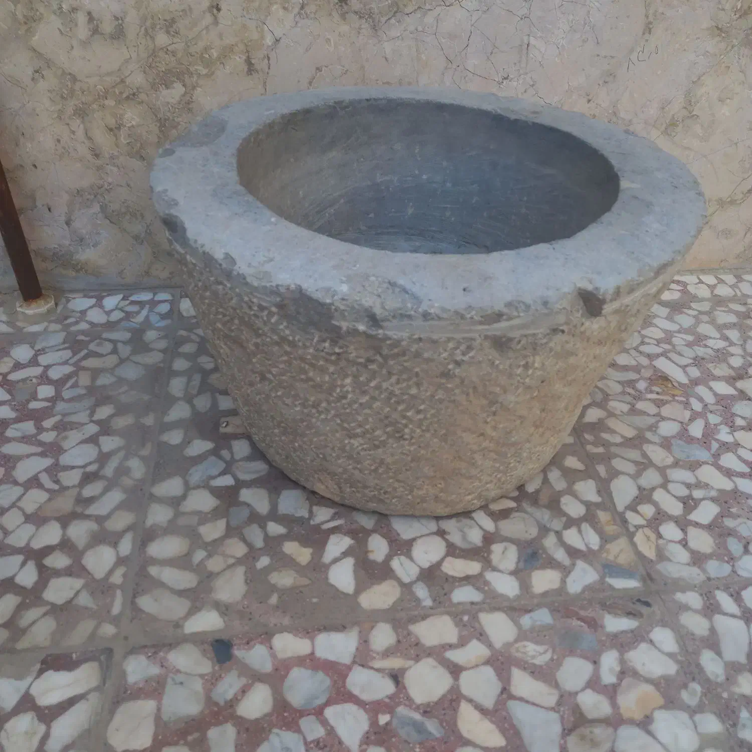 یانه|ظروف پخت‌وپز|اصفهان, عاشق‌آباد|دیوار