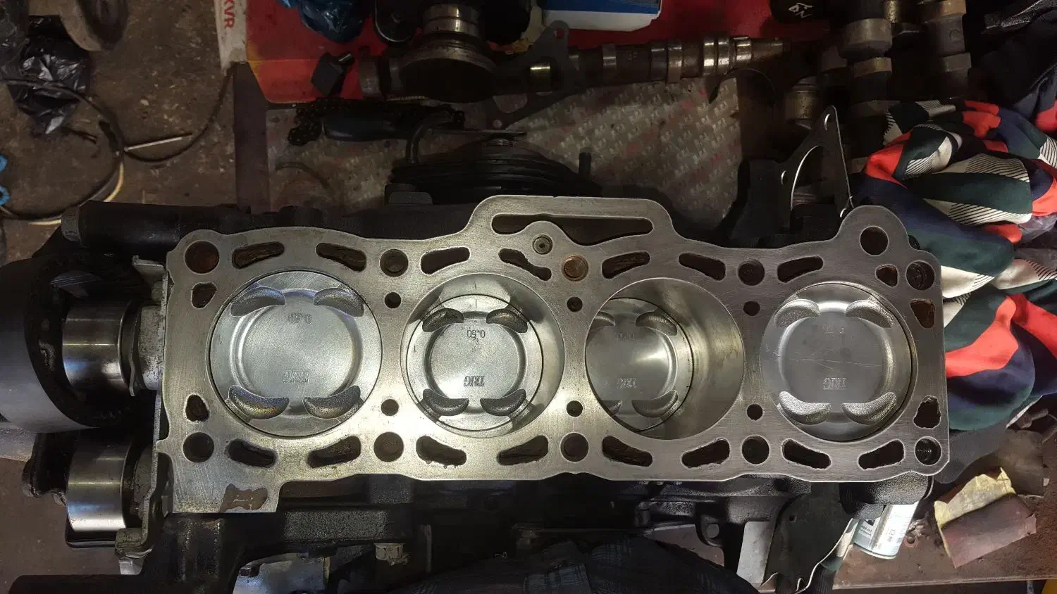 نیم موتور مزدا ۲۰۰۰ کاربراتور|قطعات یدکی و لوازم جانبی|رشت, جانبازان|دیوار