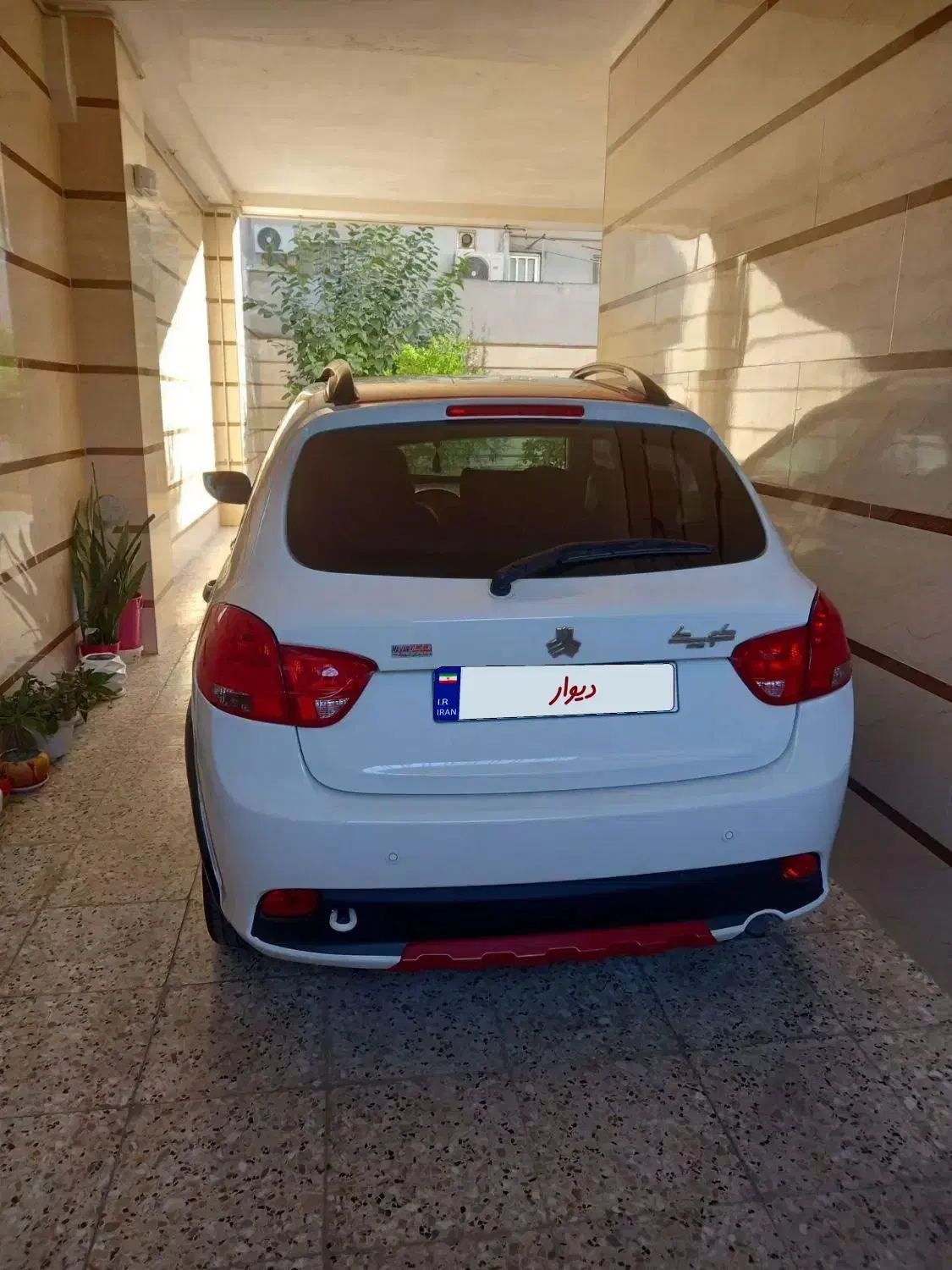 کوئیک سفید قرمز|خودرو سواری و وانت|گرگان, |دیوار