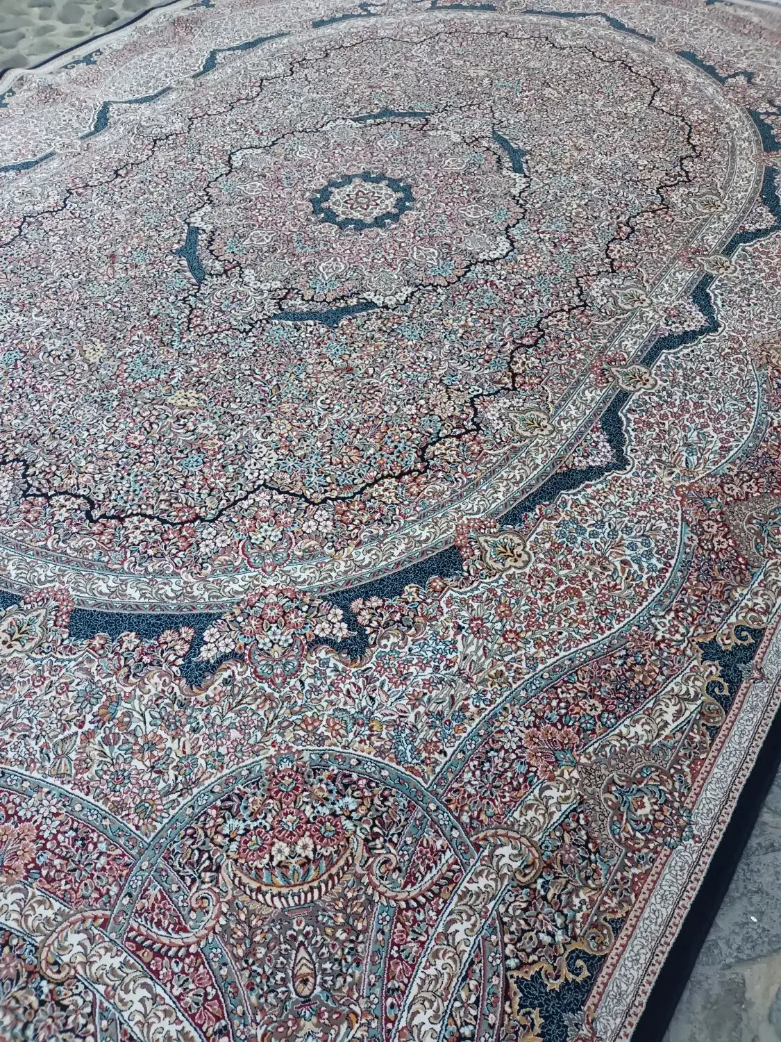 فرش ماشینی ۴تخته ۷۰۰ شانه|فرش|همدان, |دیوار