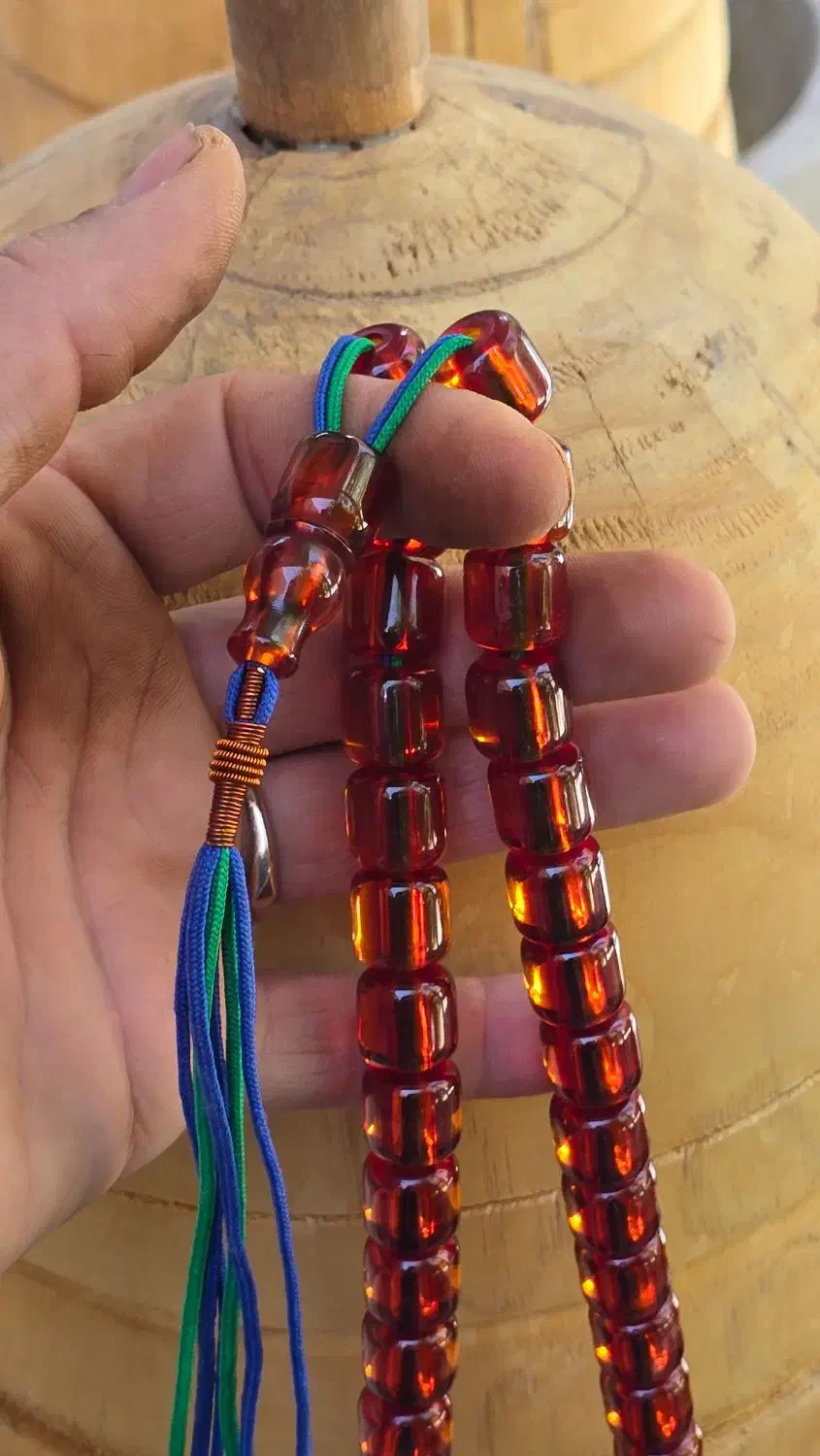 تسبیح سندلوس قدیمی|کلکسیون اشیاء عتیقه|همدان, |دیوار