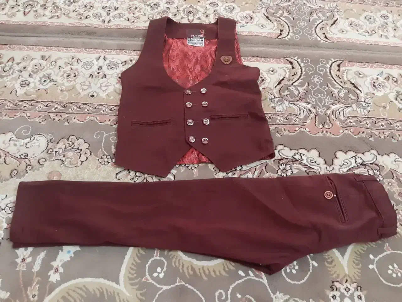 لباس وکفش|کیف، کفش، کمربند|کاشمر, |دیوار