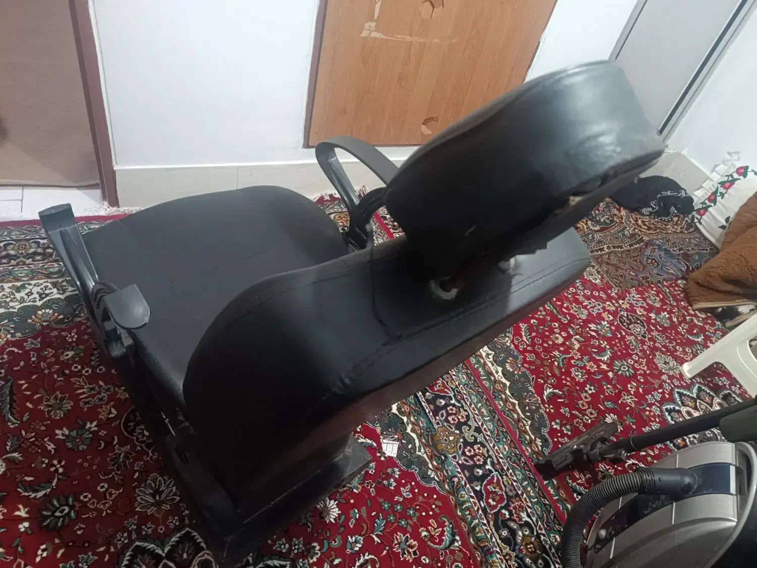 یک عدد صندلی طرح برقی|آرایشگاه و سالنهای زیبایی|محمدشهر, محمدشهر|دیوار