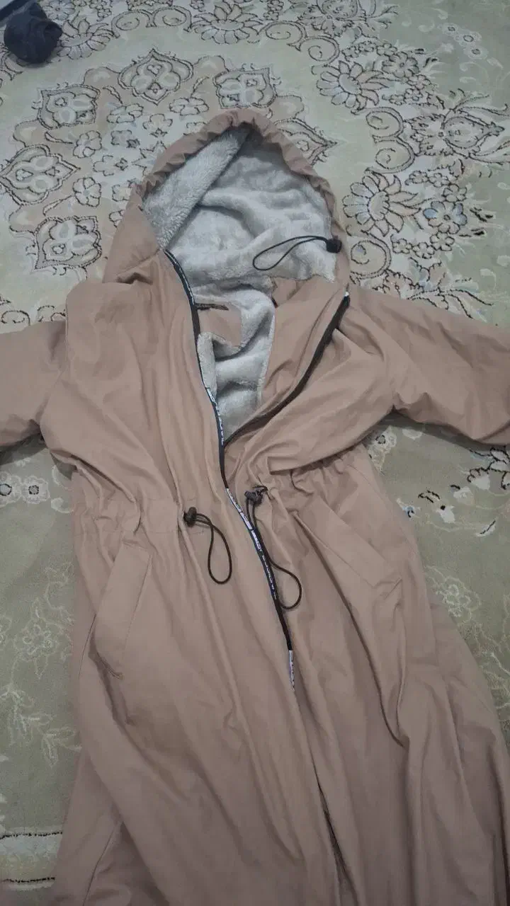 کاپشن بارانی|لباس|پرند, فاز ۴|دیوار