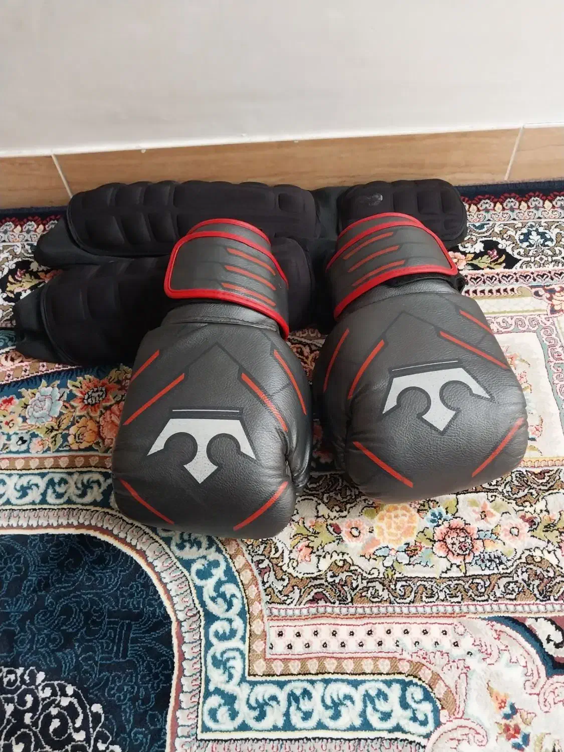 دستکش بوکس با زانو بند نو|تجهیزات ورزشی|رشت, حومه رشت|دیوار