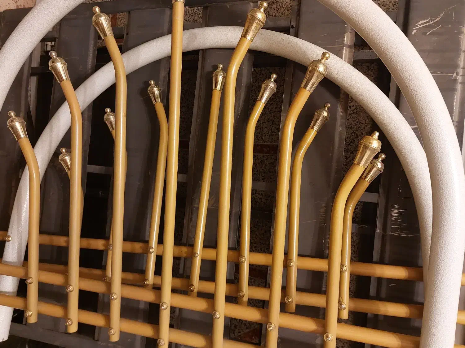 تخت فلزی  دو نفره|تخت و سرویس خواب|قم, بنیاد|دیوار