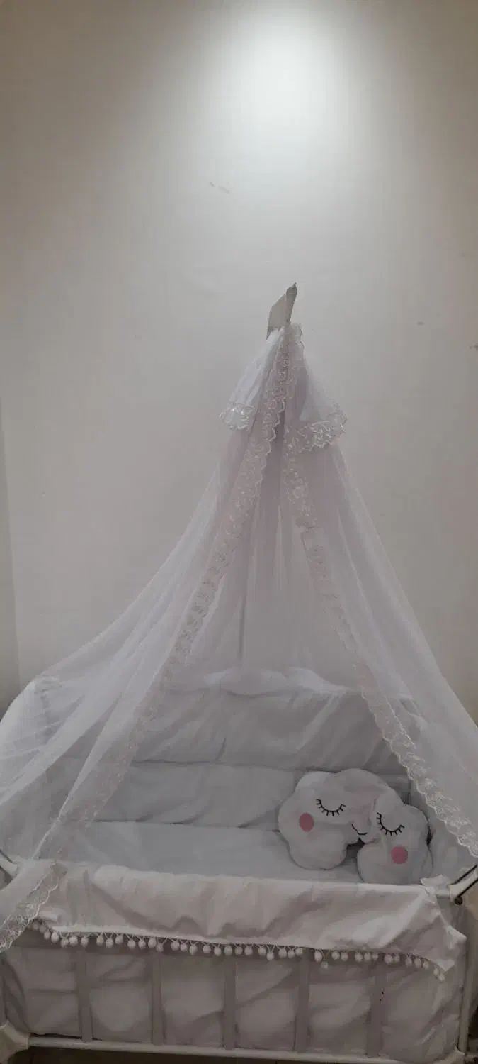 گهواره و تخت کنار مادر|تخت و صندلی بچه|رشت, پل تالشان|دیوار