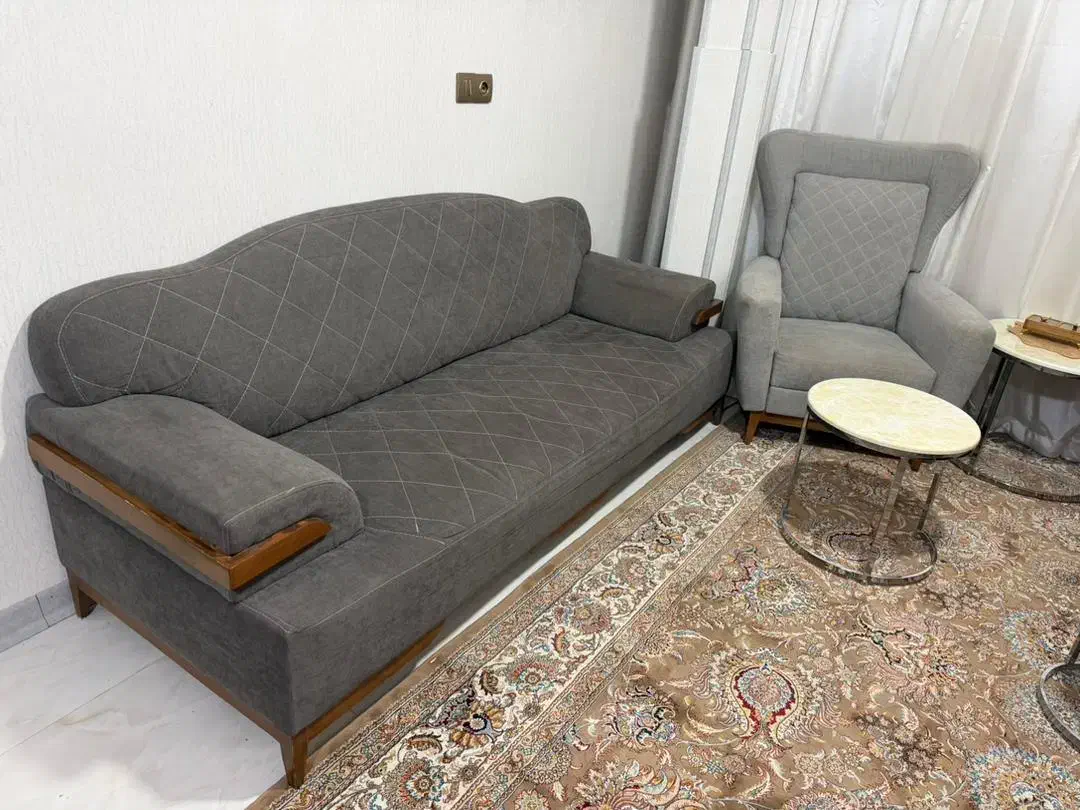 مبل راحتی ۷ نفره و میز وسط و ۳ عدد عسلی|مبلمان خانگی و میز عسلی|پاکدشت, حصار امیر|دیوار