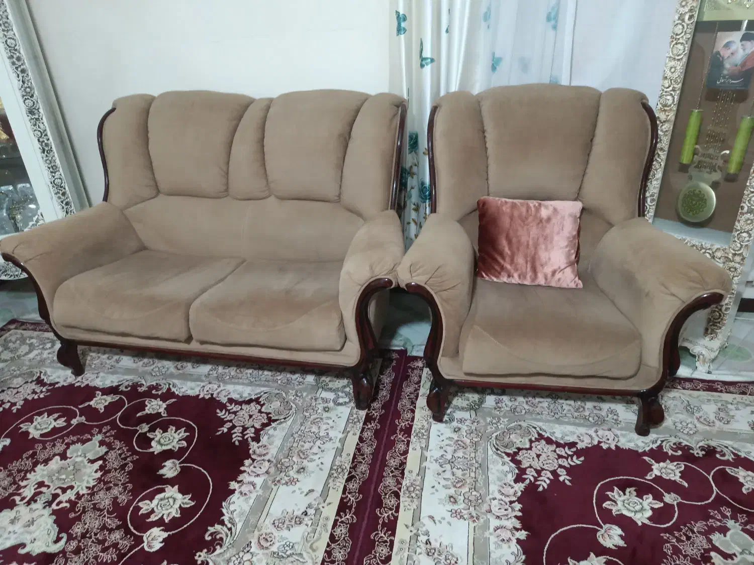 مبل ۹ نفره جنس خوب|مبلمان خانگی و میز عسلی|هشتگرد, شهرک گلها|دیوار