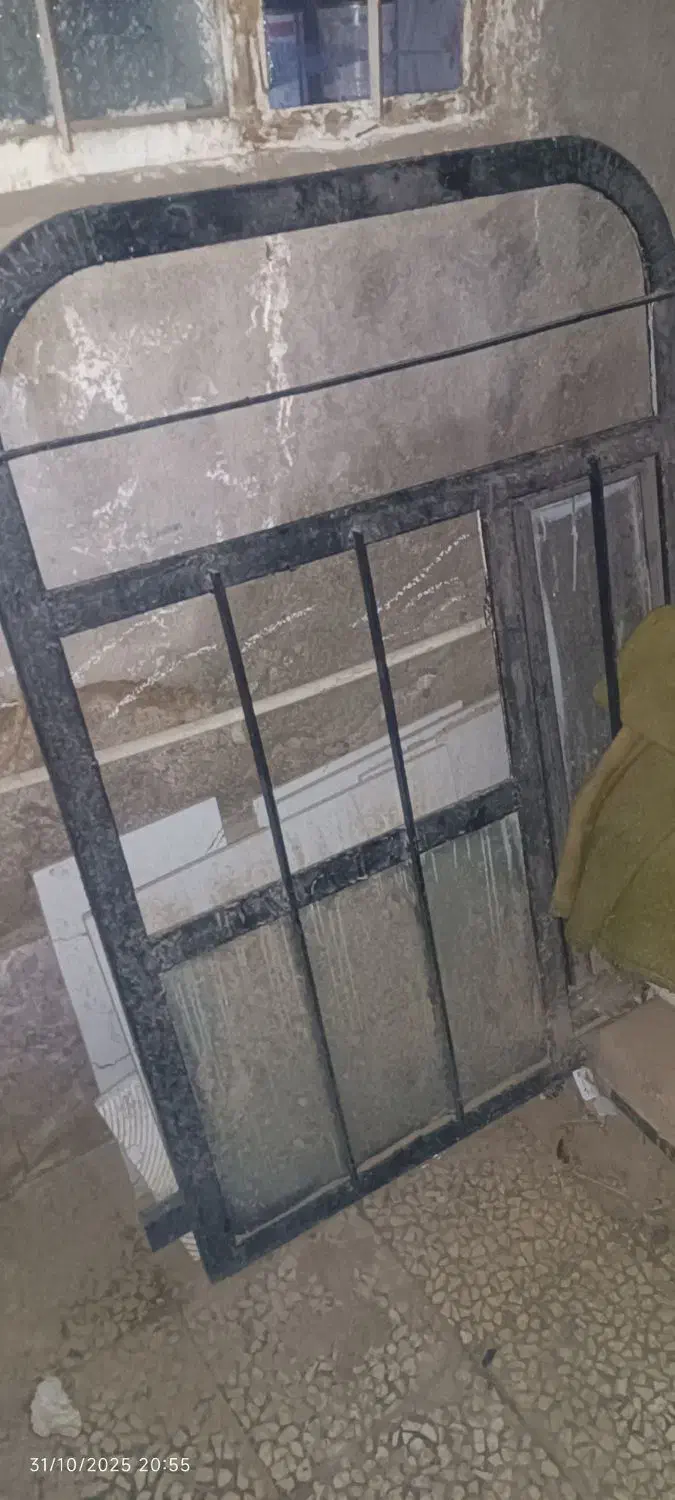 پنجره درحد آماده نصب جنس قدیمی و محکم|مصالح و تجهیزات ساختمان|زابل, |دیوار