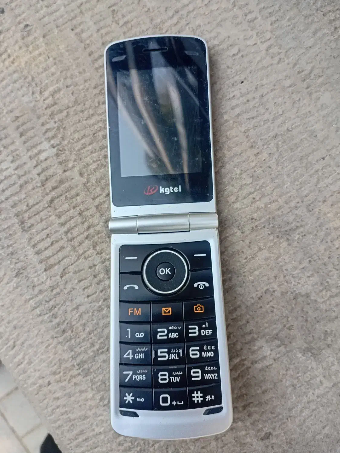 گوشی تاشو kgtel درجه ۱ با کارکرد کم|موبایل|اصفهان, ملکشهر|دیوار