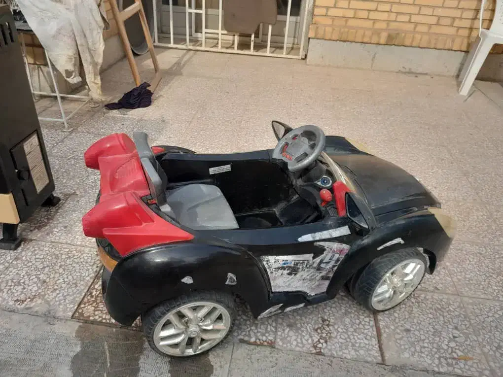 ماشین شارژی|اسباب‌بازی بچه|شاهین‌شهر, مخابرات (شهید بهشتی)|دیوار