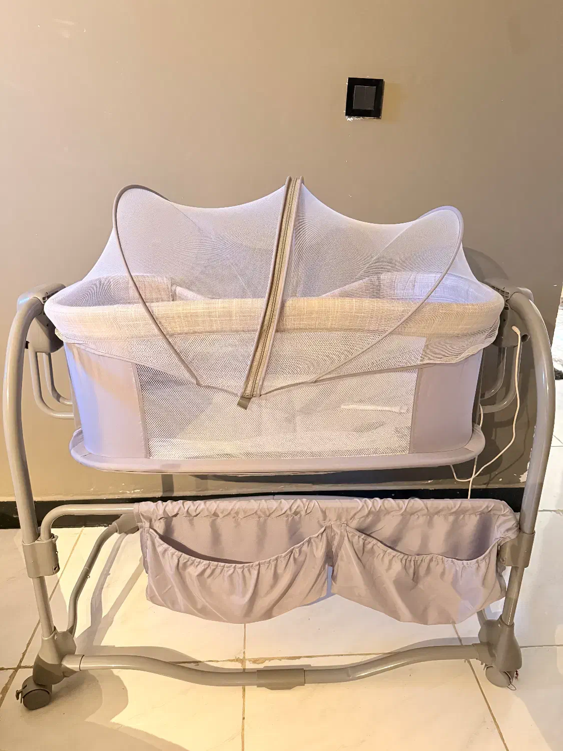 تخت برقی نوزاد|تخت و صندلی بچه|چالوس, |دیوار