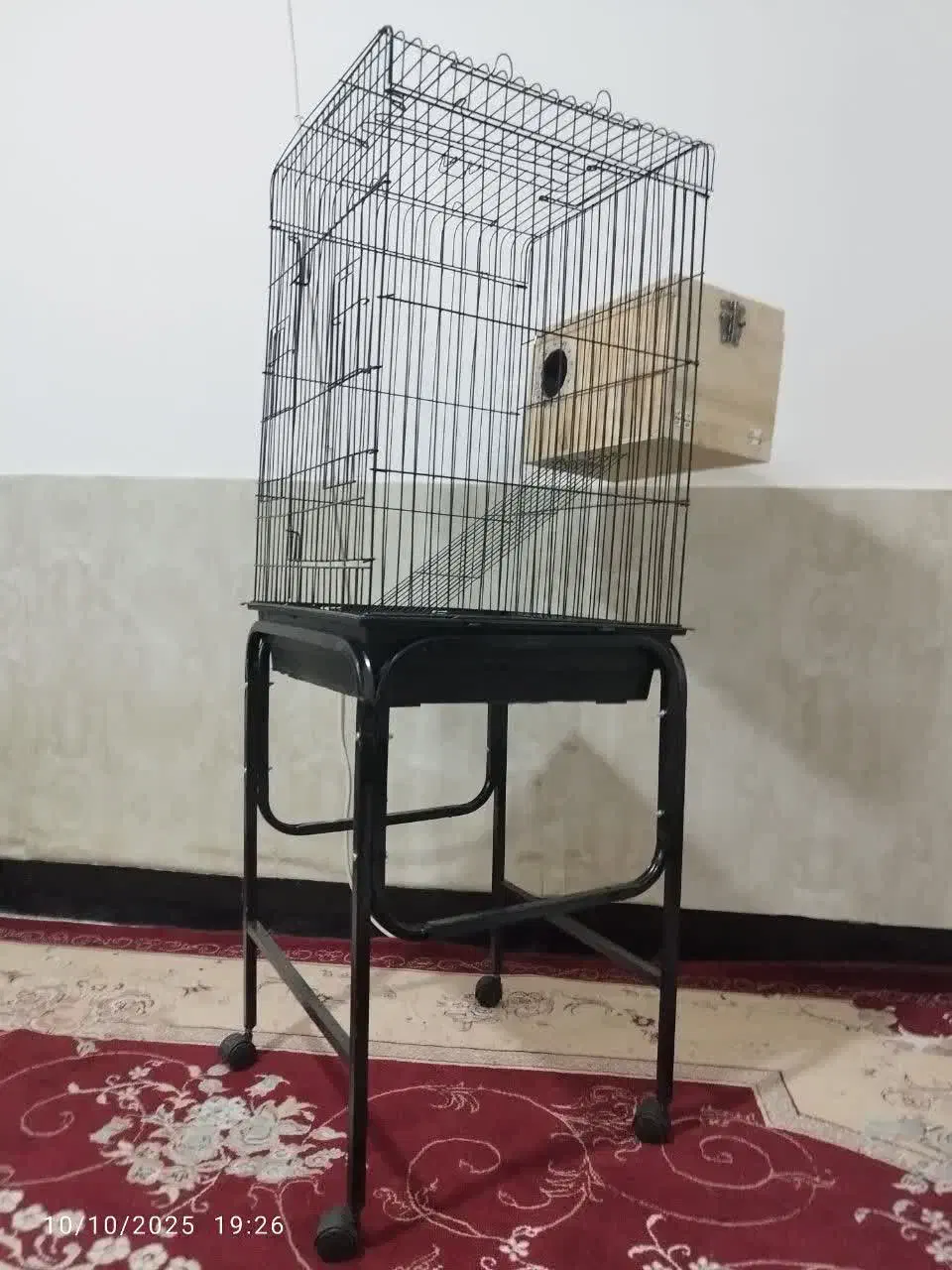 قفس پرنده به همراه پایه چرخدار(نو)|لوازم جانبی حیوانات|سبزوار, چهارراه فرودگاه|دیوار
