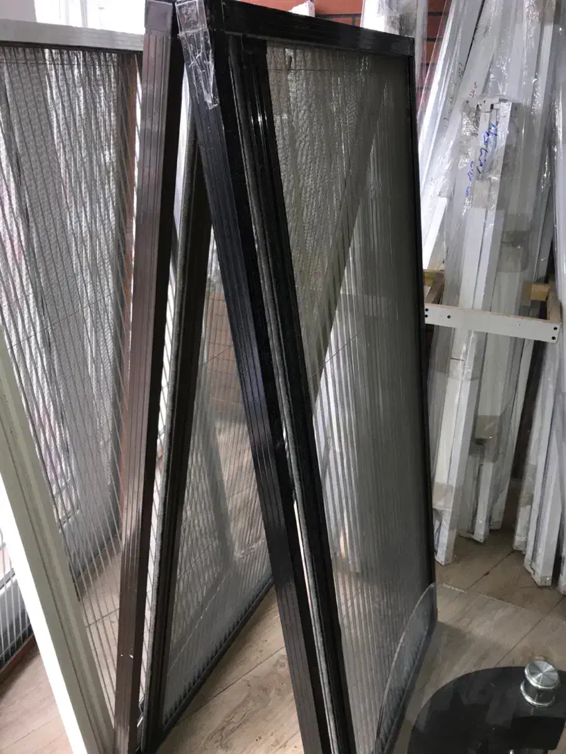 توری پلیسه نصب در یک ساعت و پنجره های upvc|خدمات پیشه و مهارت|کوچصفهان, |دیوار