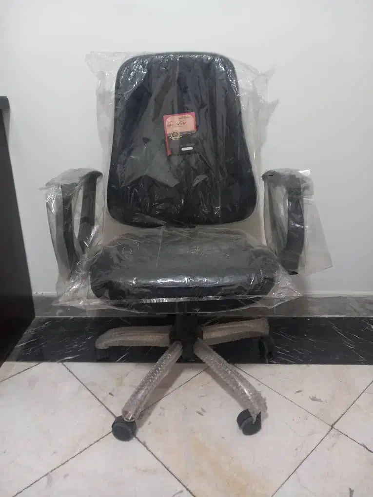 صندلی چرخ دار جک دار .کارمندی .مدرسه ای|صندلی و نیمکت|سبزوار, امام خمینی (ناوی)|دیوار