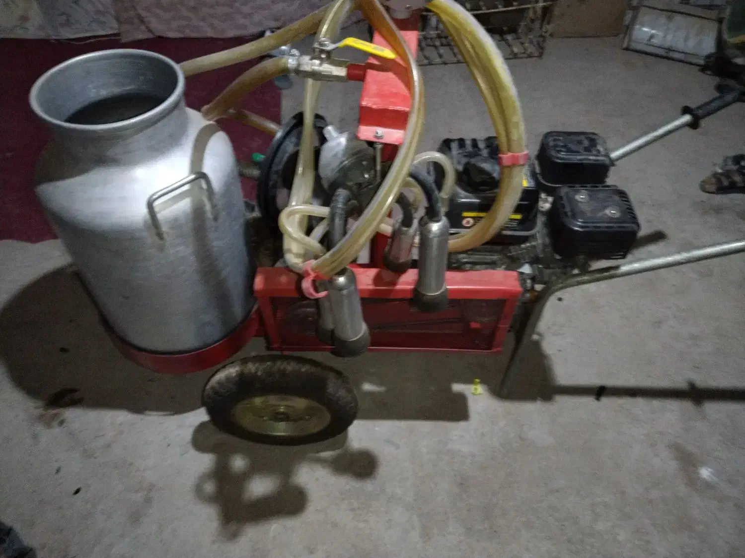 گاو دوش بنزینی|ماشین‌آلات صنعتی|سده (خراسان جنوبی), |دیوار