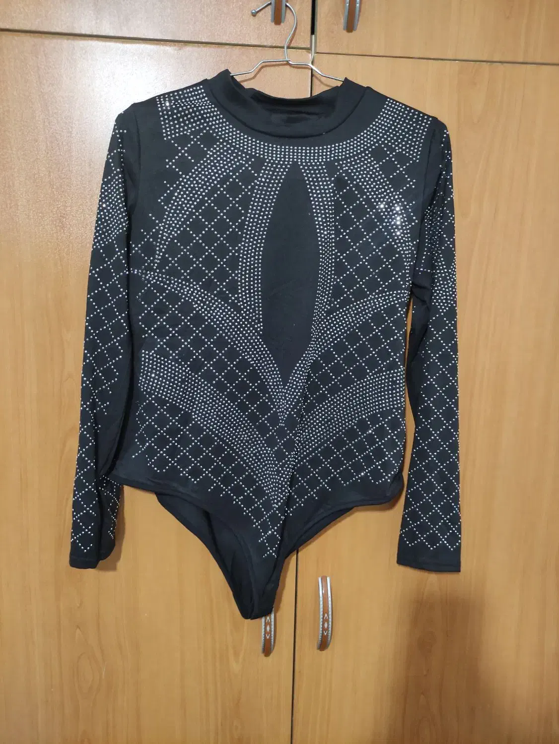 لباس بادی|لباس|سنندج, |دیوار