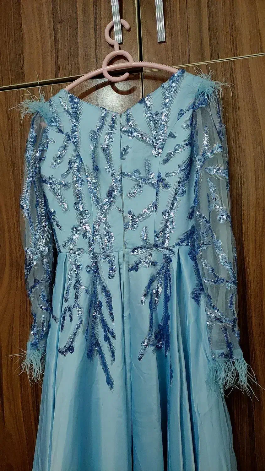 لباس مجلسی|لباس|فومن, |دیوار