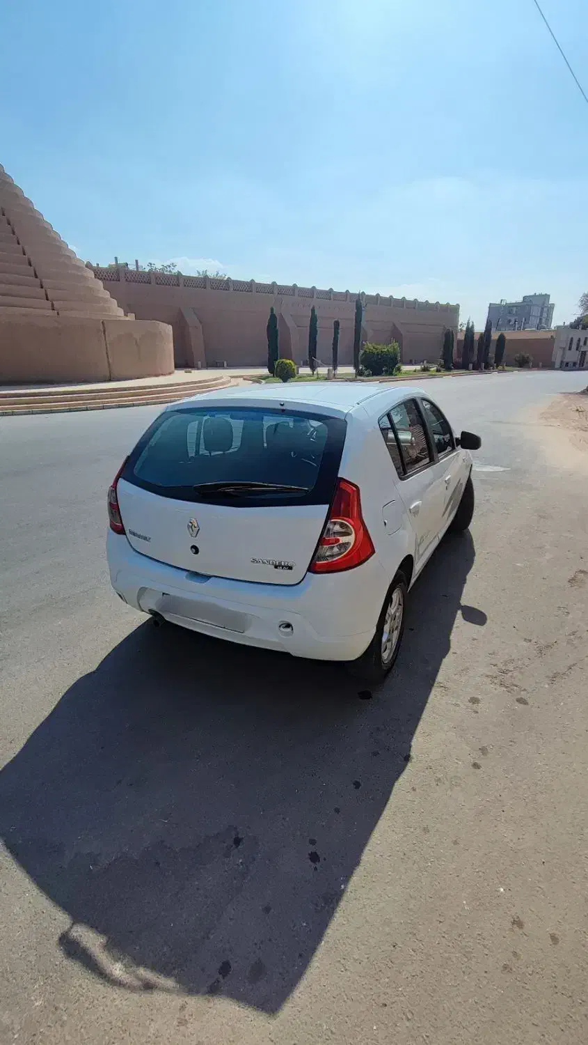 ساندرو اتوماتیک 95|خودرو سواری و وانت|کرمان, |دیوار