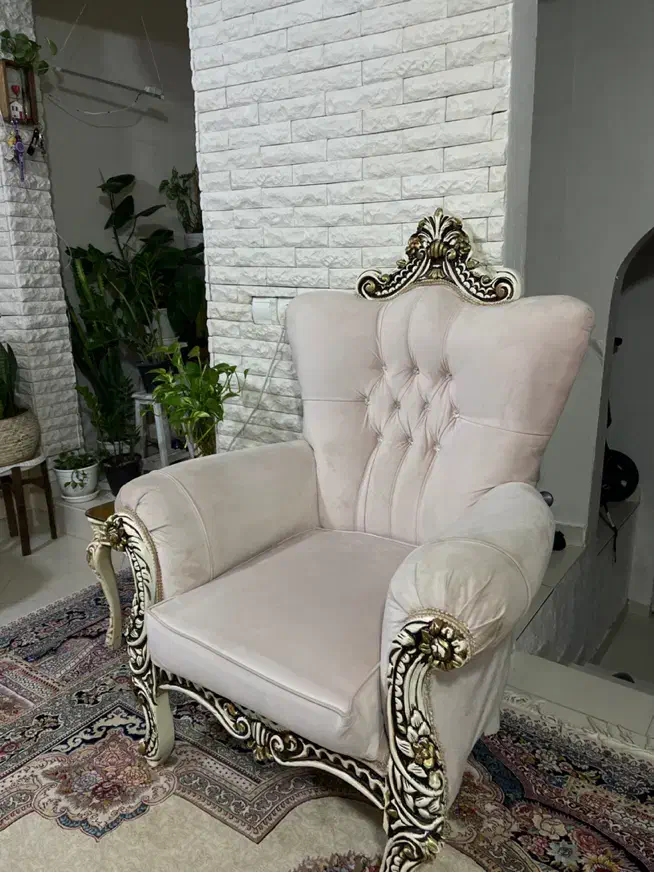 مبل سلطنتی ۸نفره همراه میز عسلی و میز وسط|مبلمان خانگی و میز عسلی|گرگان, |دیوار