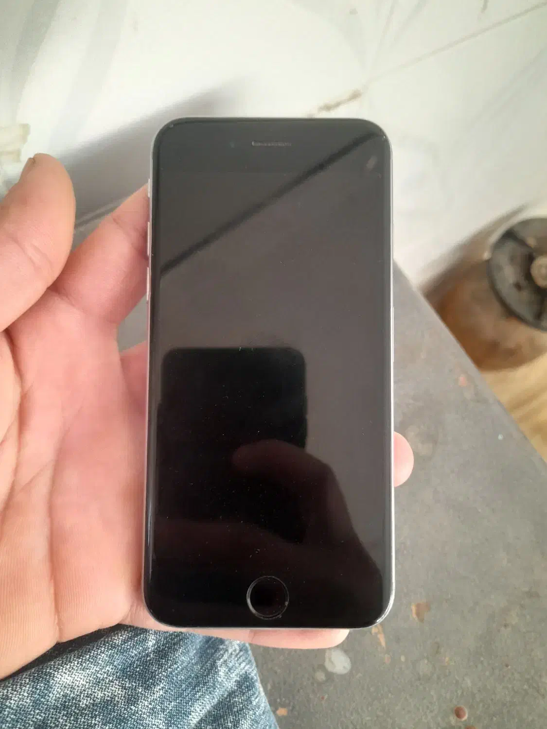 ایفون ۶|موبایل|نیشابور, سرآب کوشک|دیوار