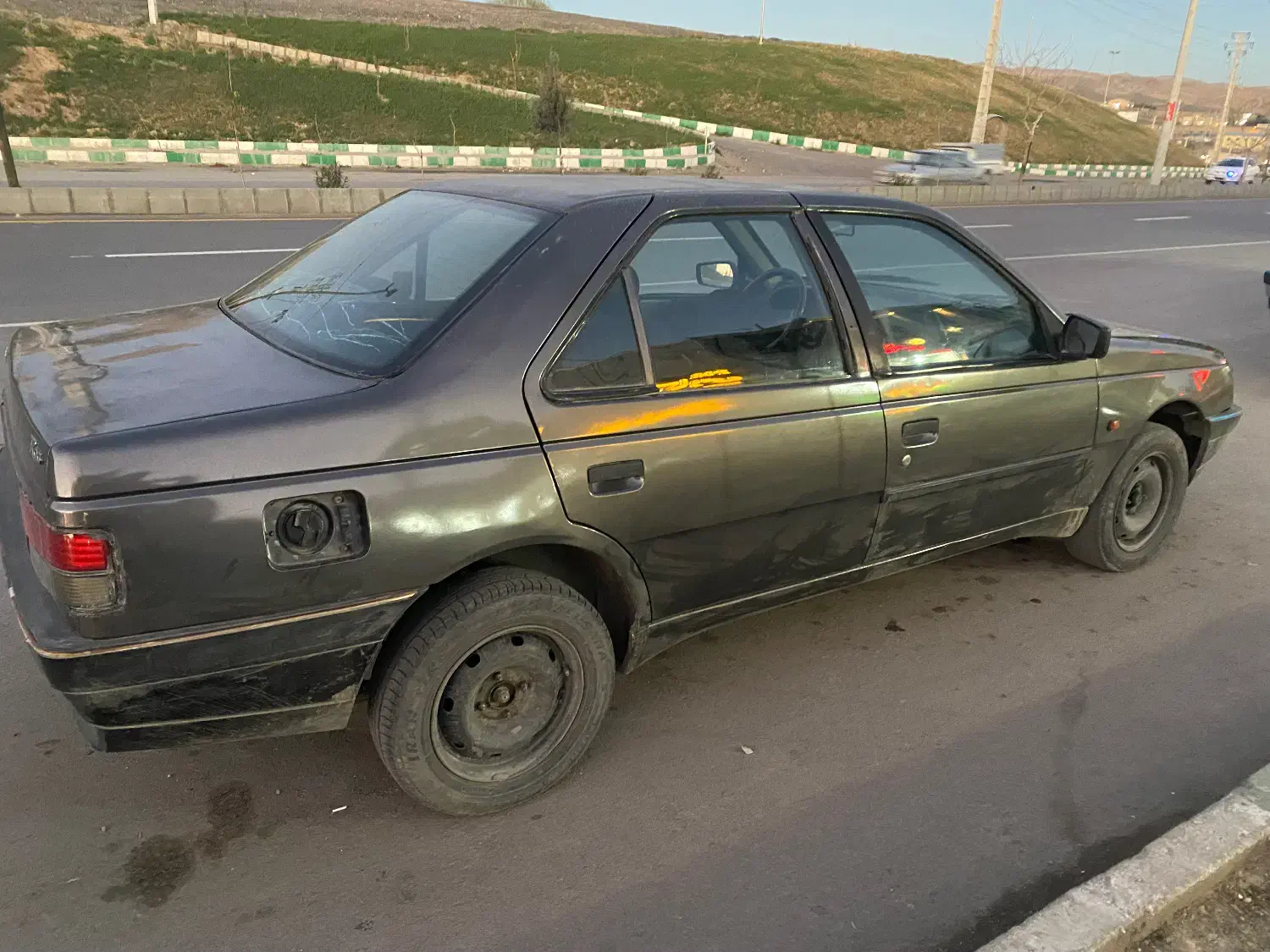 پژو روا|خودرو سواری و وانت|بروجرد, |دیوار