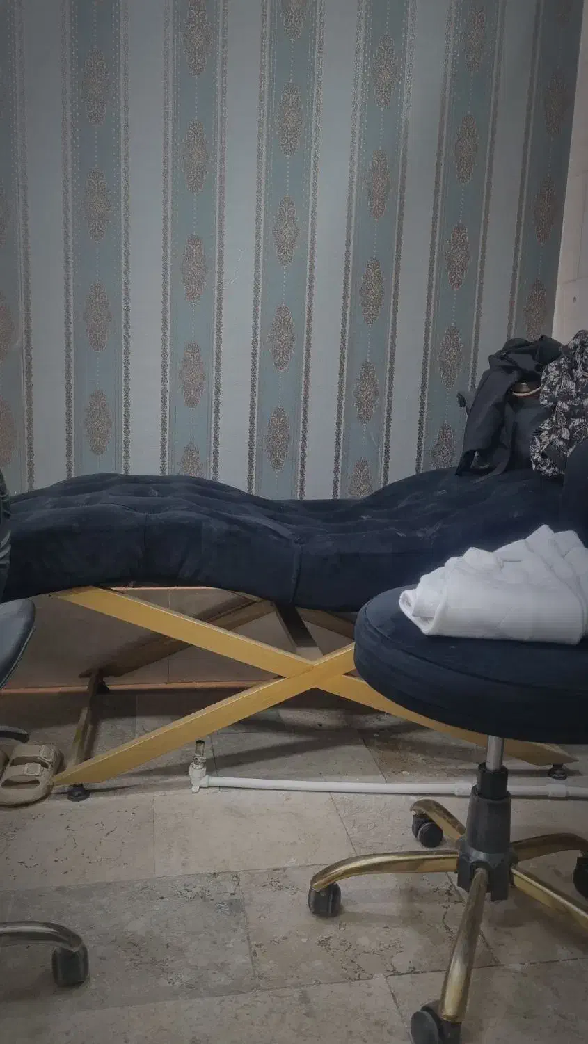 لوازم سالن  تخت مژه  ،|آرایشگاه و سالن‌های زیبایی|مشهد, رده|دیوار