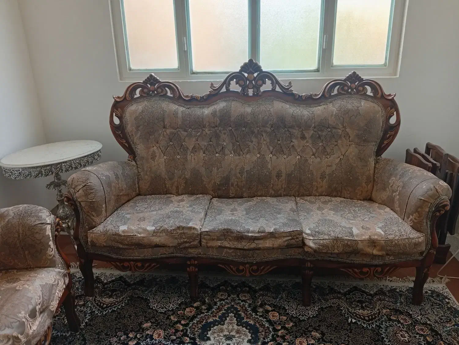 مبل سلطنتی ۹ نفره سالم|مبلمان خانگی و میز عسلی|قم, حکمت شمالی|دیوار