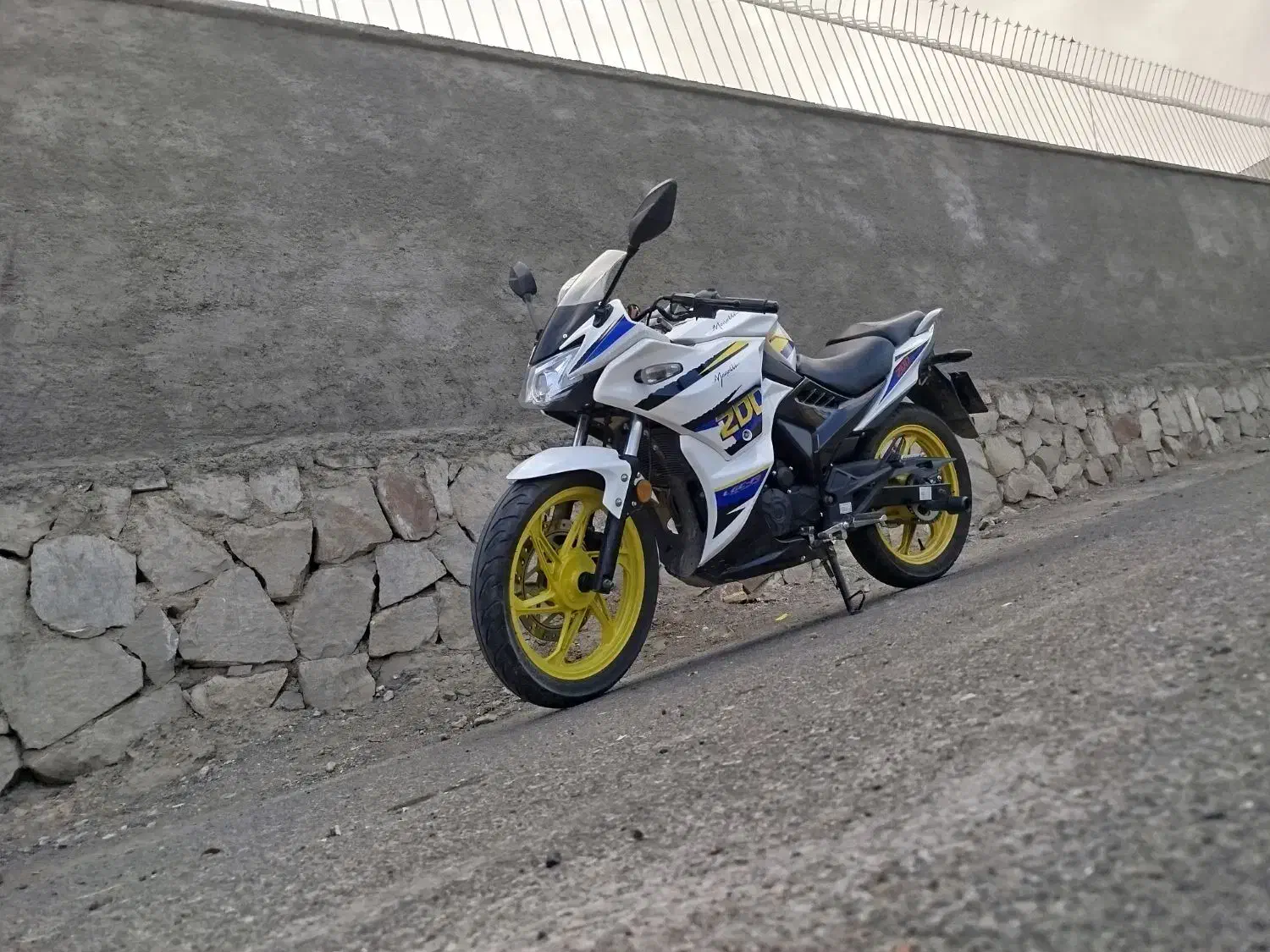 مگلی 200|موتورسیکلت|سبزوار, توحیدشهر|دیوار