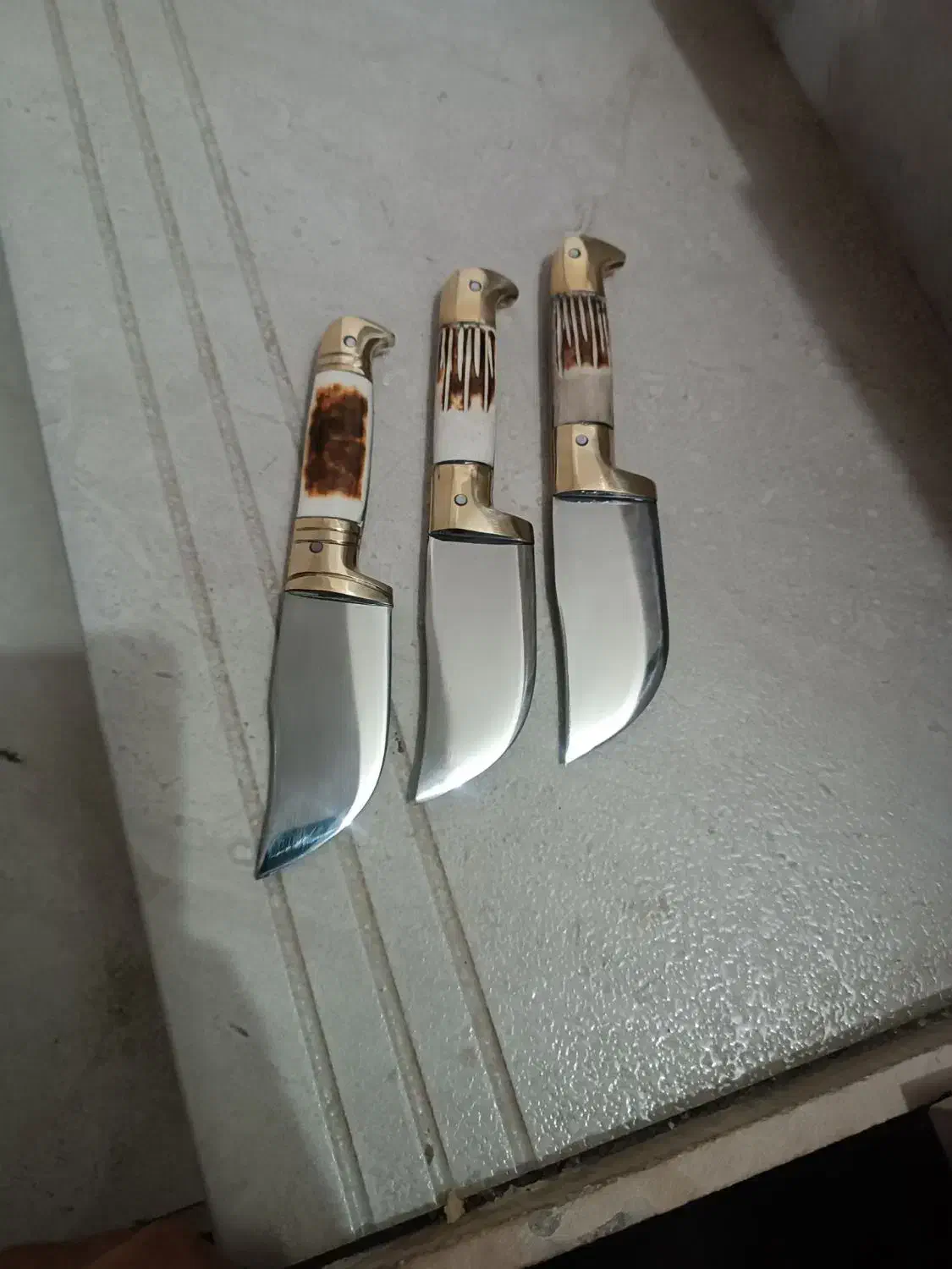 چاقو|کلکسیون اشیاء عتیقه|رباطکریم, رباطکریم|دیوار