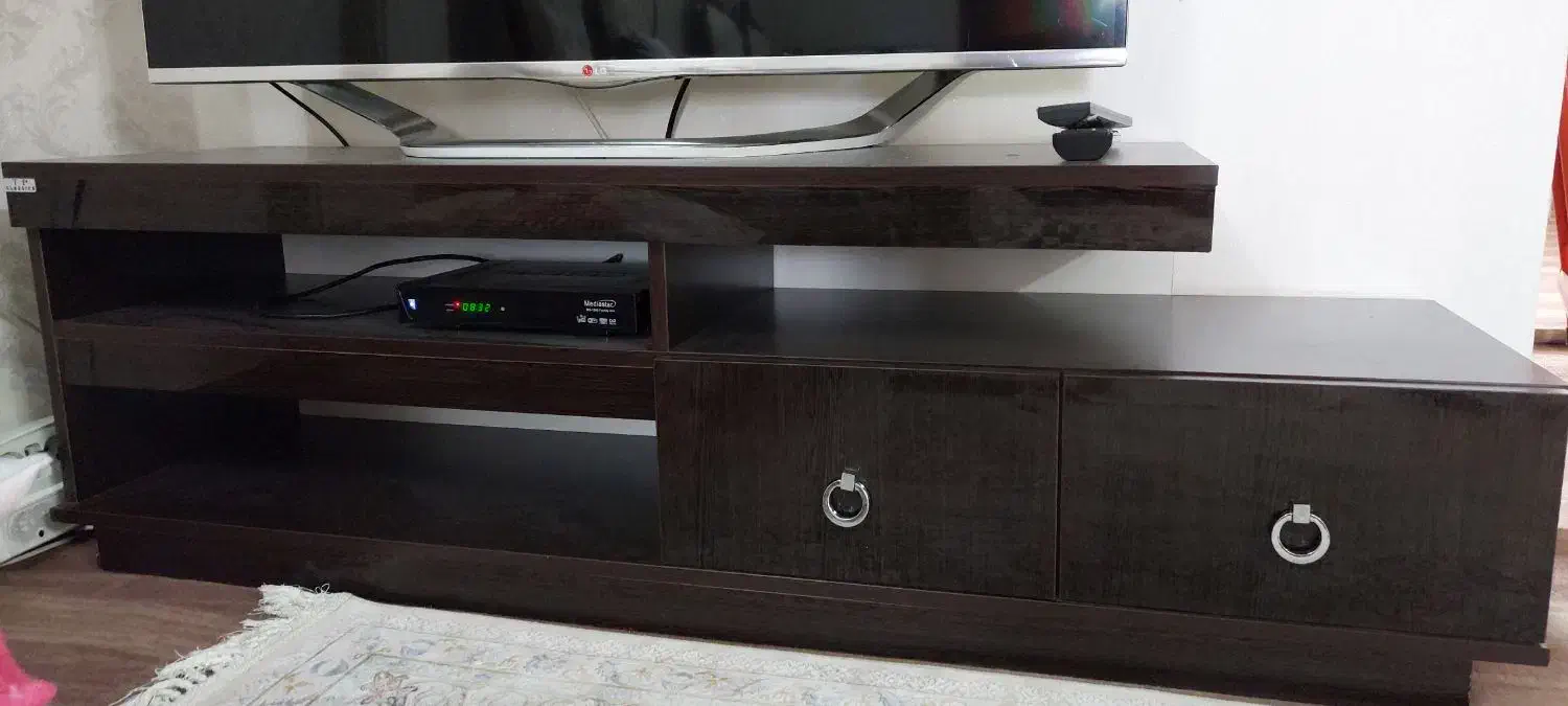 میز تی وی|میز تلویزیون|رباطکریم, رباطکریم|دیوار