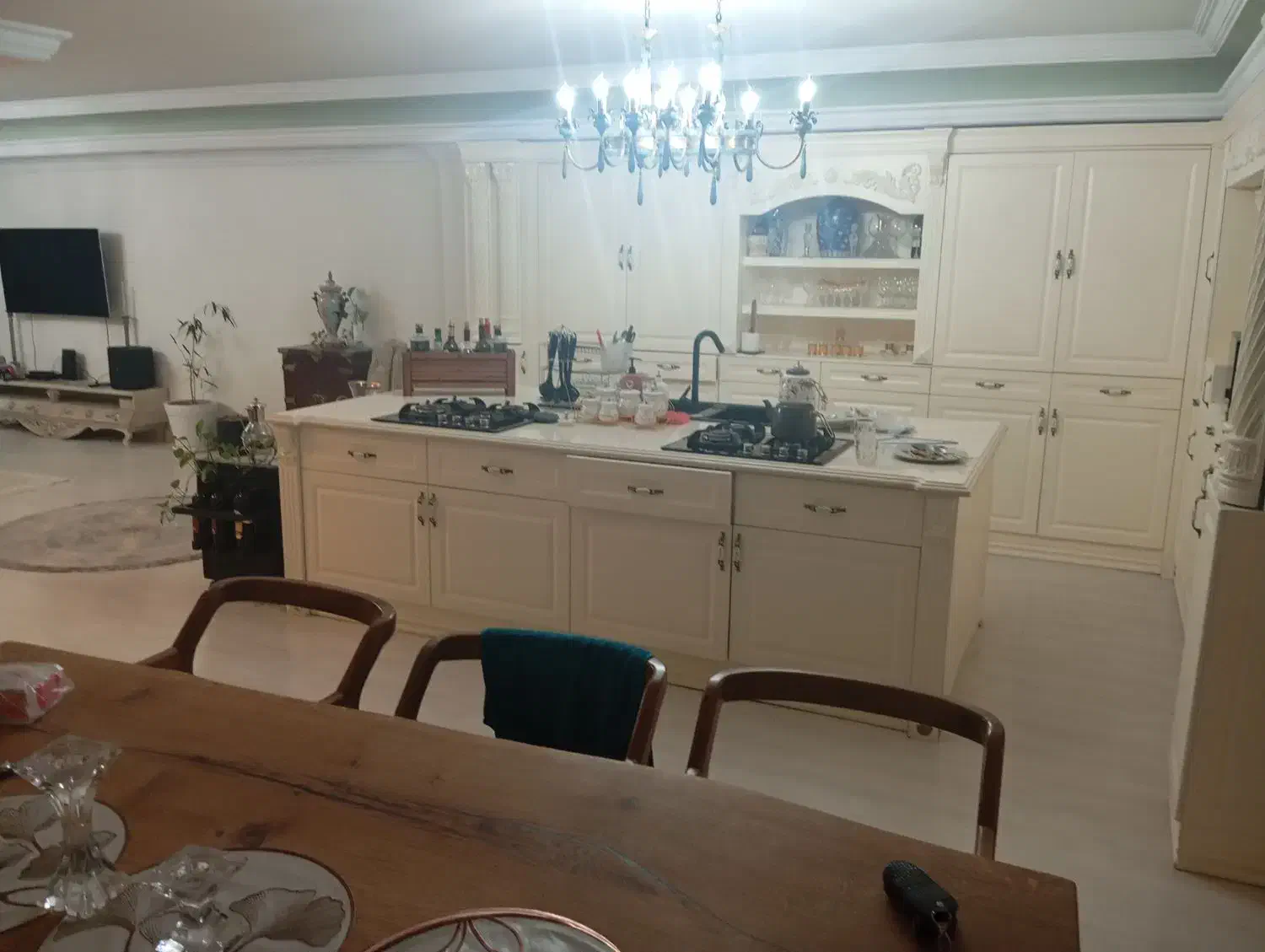 170 متر زعفرانیه مبله فول/ حتی مجرد /دو پارکنیگ