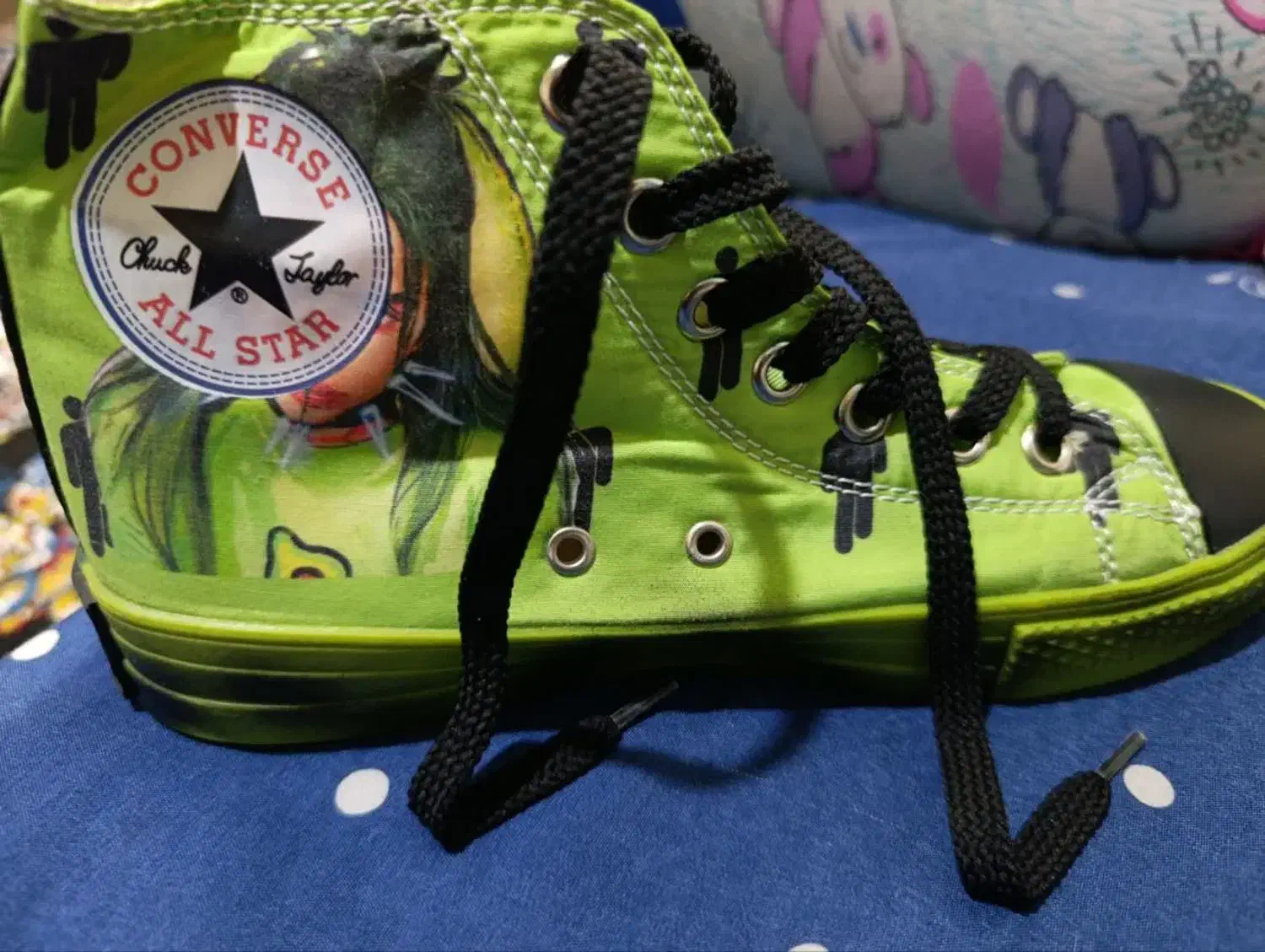 کفش کتونی|کیف، کفش، کمربند|کاشان, فین بزرگ|دیوار