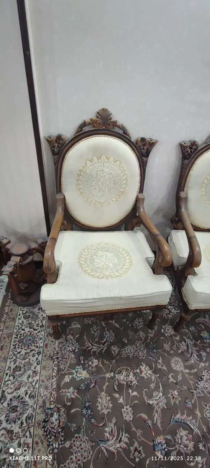 مبل ۹ نفره سلطنتی با نهار خوری ۸ نفره با صندلی|مبلمان خانگی و میز عسلی|اصفهان, محله اسلامی|دیوار