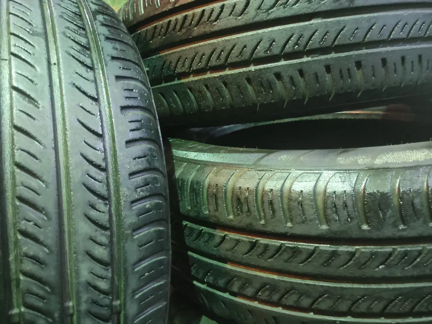 لاستیک ۱۵پژو تایر۱۴|قطعات یدکی و لوازم جانبی|اصفهان, شهرک کاوه|دیوار