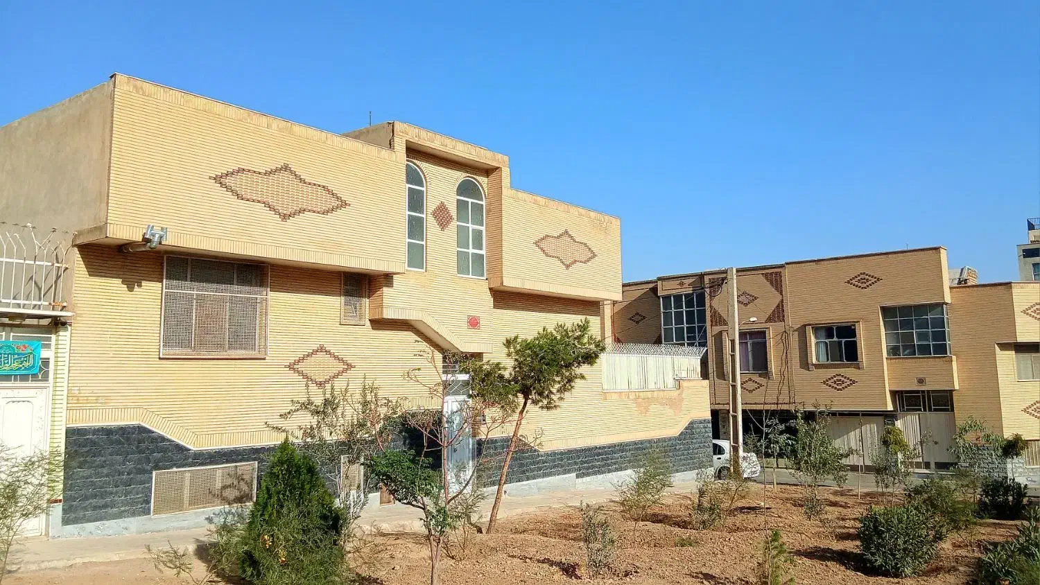 ویلایی تمیز خوش قیمت ۲طبقه ۲نبش شمالی در پاسداران|فروش خانه و ویلا|خمینی‌شهر, |دیوار