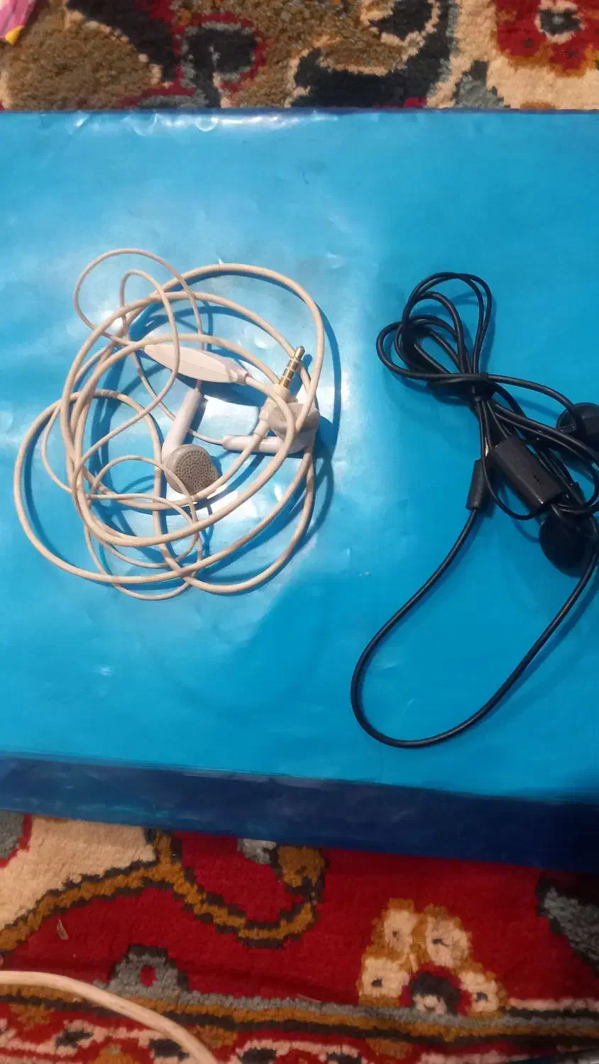 دو عدد هندزفری نو|لوازم جانبی موبایل و تبلت|شاهین‌شهر, حاجی آباد|دیوار