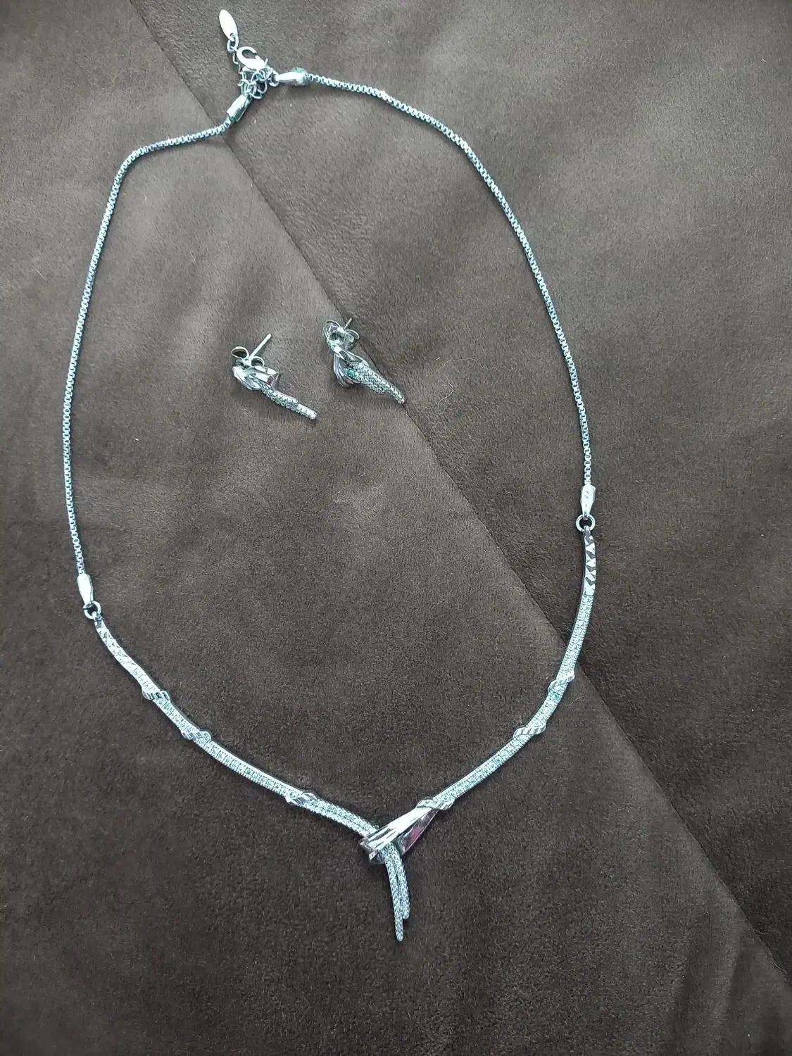 ست استیل|بدلیجات|سبزوار, قصبه شرقی|دیوار