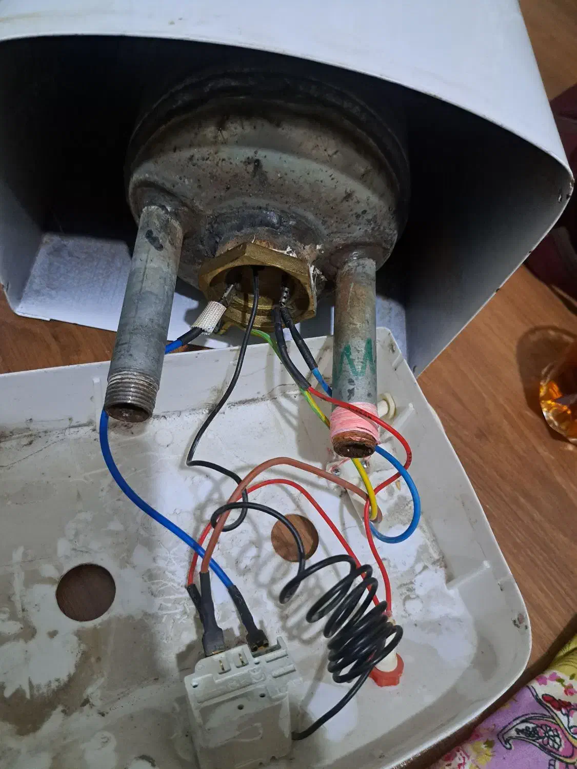 تعمیرات پکیج ، آبگرمکن گازی و برقی و کولر اسپیلت|خدمات پیشه و مهارت|فومن, |دیوار