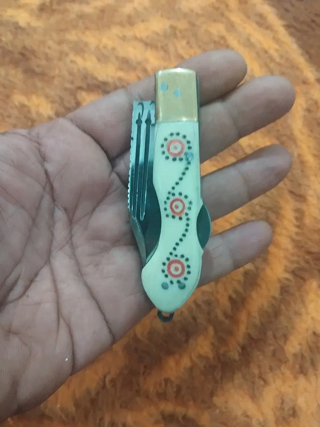 چاقوبابا|کلکسیون اشیاء عتیقه|اهواز, کمپلو جنوبی|دیوار