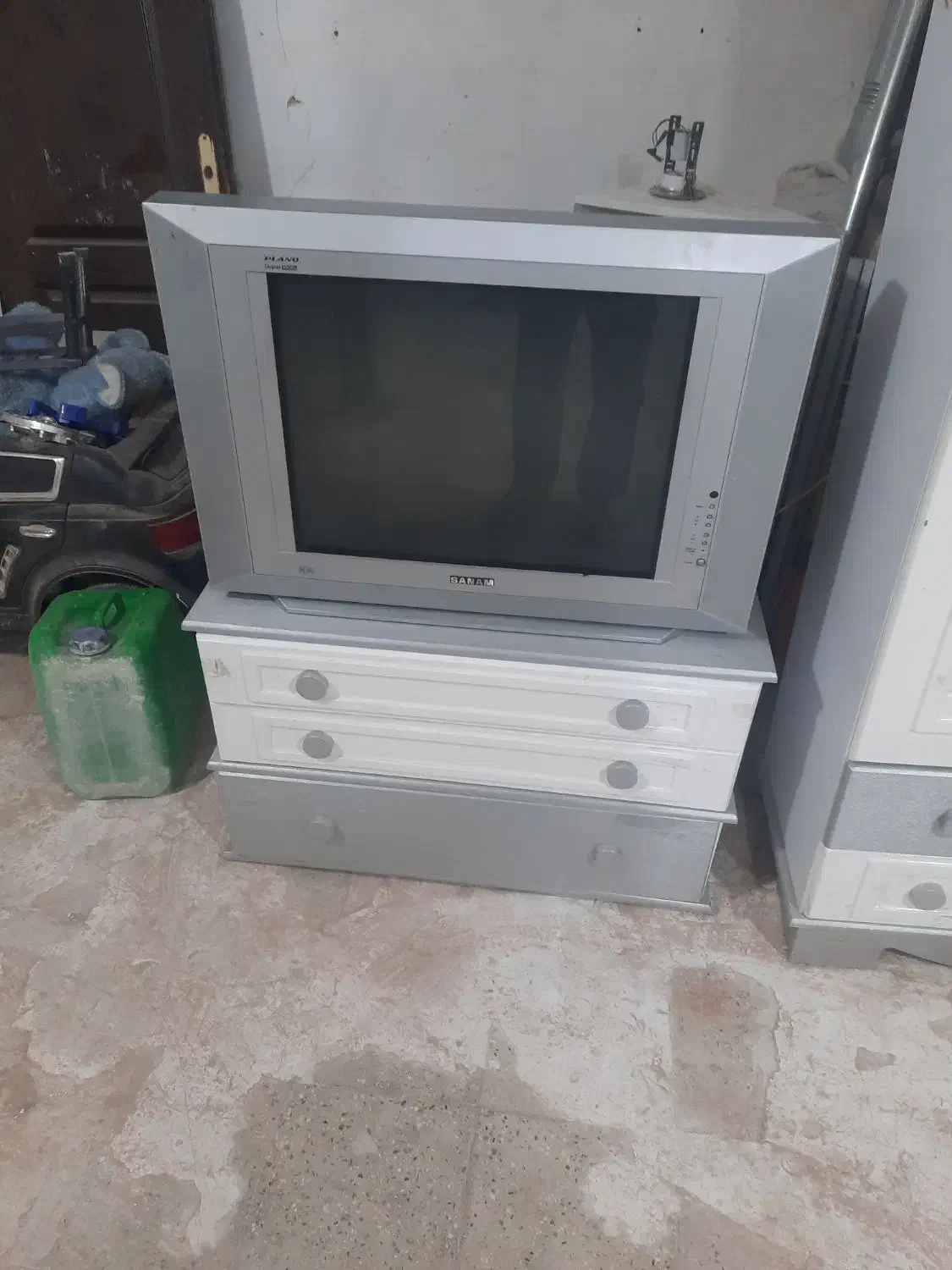 یدونه کمد وتلویزیون یه ۳کشو زیر تلویزیون|میز تلویزیون|اقبالیه, |دیوار