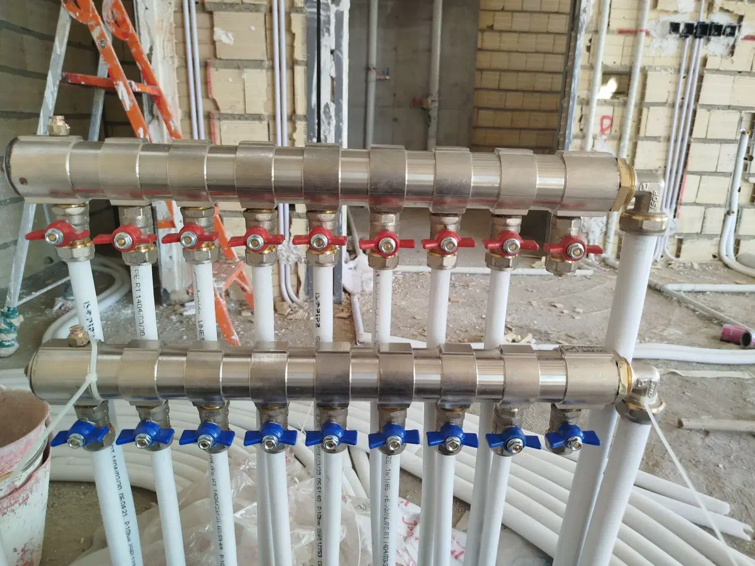 لوله کش ساختمان|خدمات پیشه و مهارت|صدرا-فارس, فاز ۱|دیوار