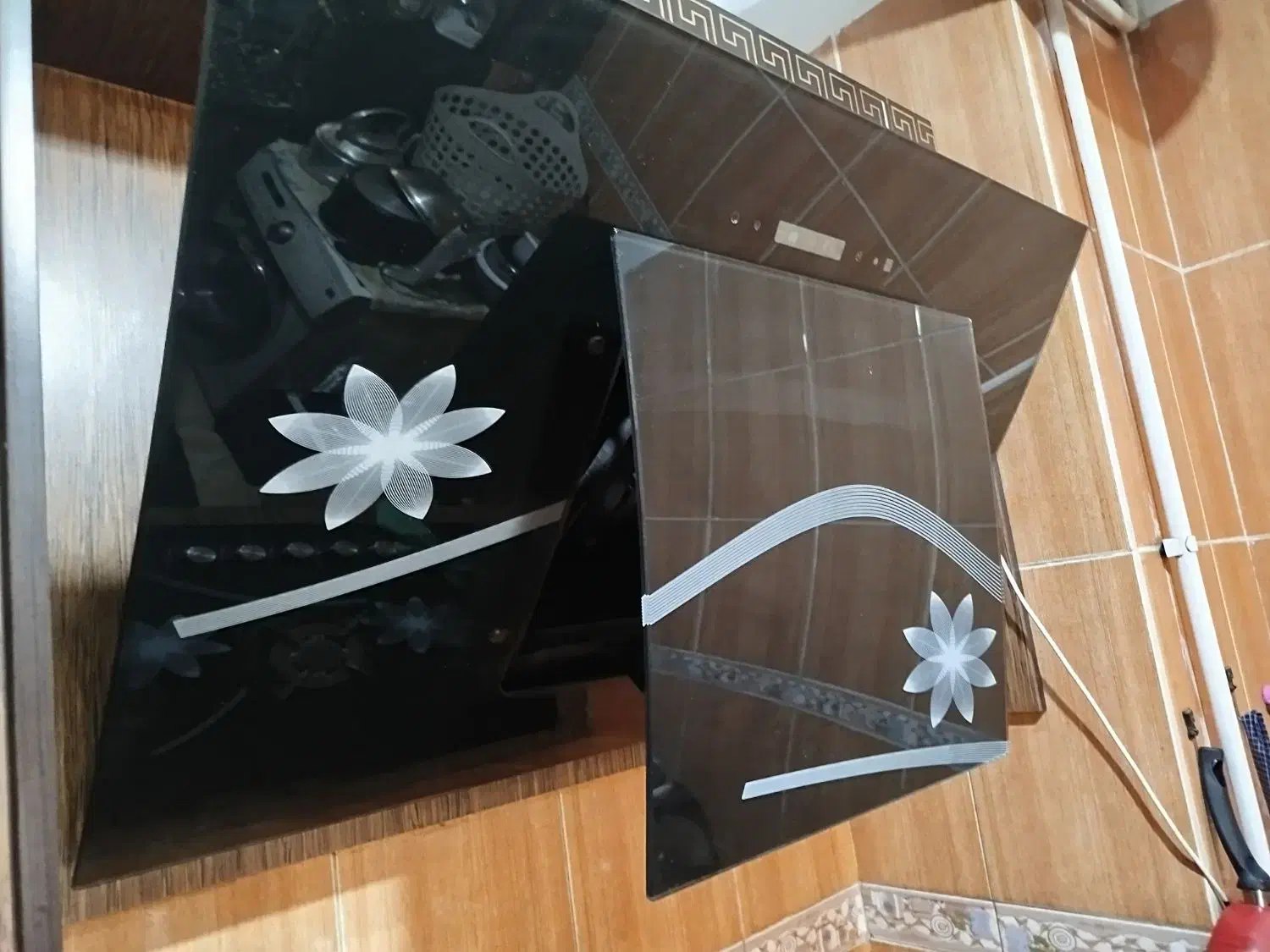 هود|هود|اهواز, رسالت|دیوار