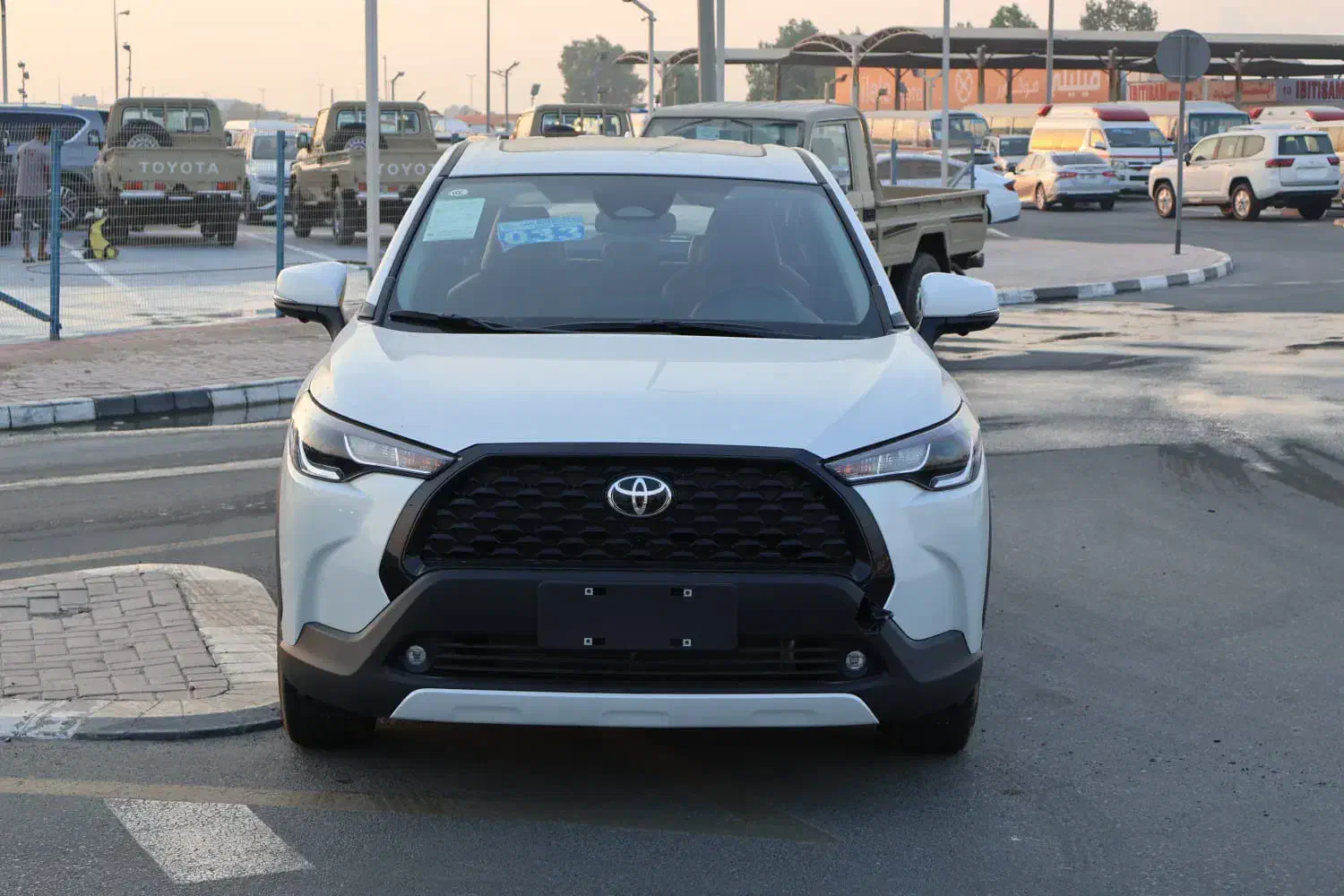 تویوتاکرولاکراس رنگ سفید صفر ۲۰۲۵ موتور ۲۰۰۰ موجود|خودرو سواری و وانت|بندر ماهشهر, |دیوار