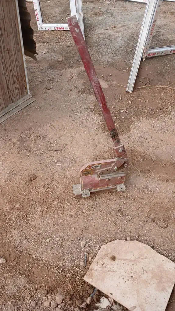 قیچی ورق بر|ابزارآلات|چهارباغ, |دیوار