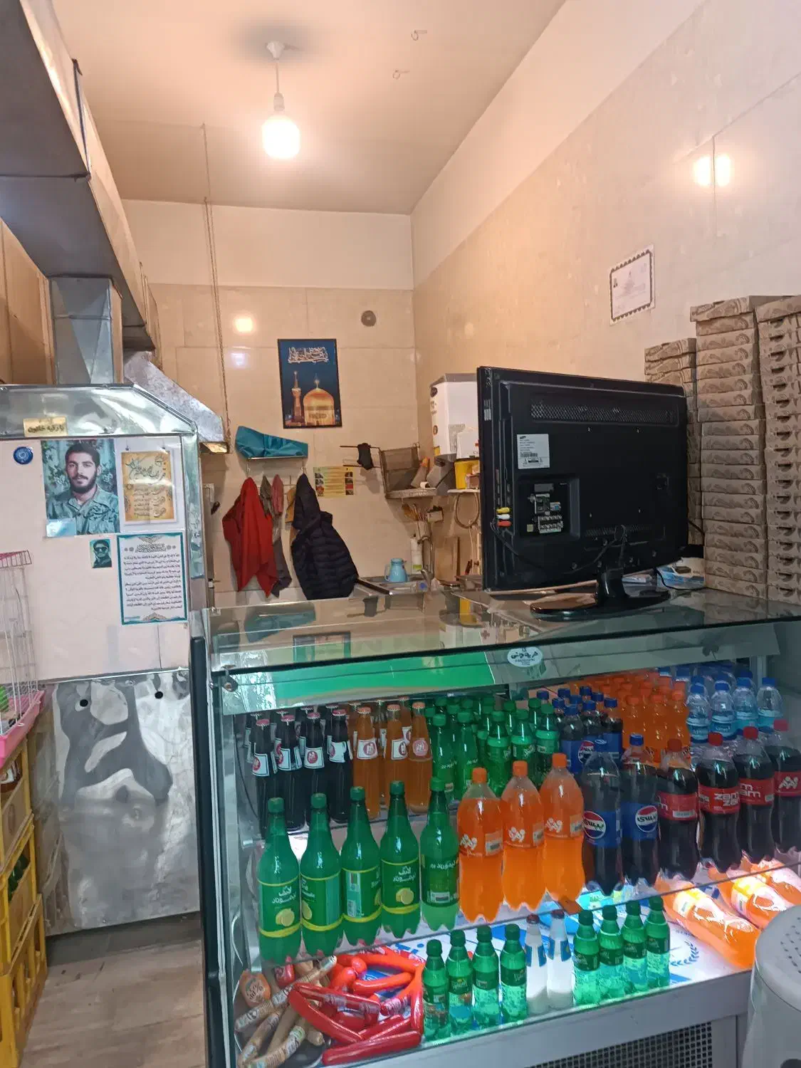 کلیه وسایل ساندویچی کامل با مغازه واگذار میشود|کافی‌شاپ و رستوران|پاکدشت, پاکدشت (مامازند)|دیوار