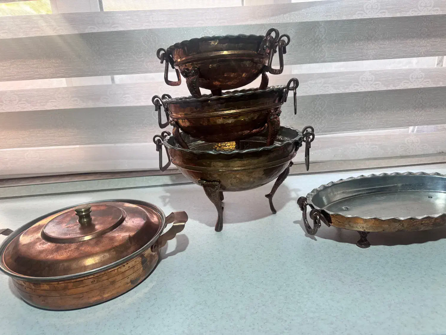 ظروف مسی چکش کوب زنجان.نو فقط دکوری استفاده شده|صنایع دستی و سایر لوازم تزئینی|الوند, |دیوار