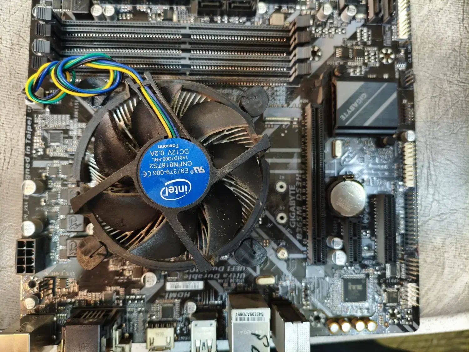 مادربورد گیگابایت با cpu i3نسل ۸ بارم ۸ گیگ|قطعات و لوازم جانبی رایانه|لنجان, |دیوار